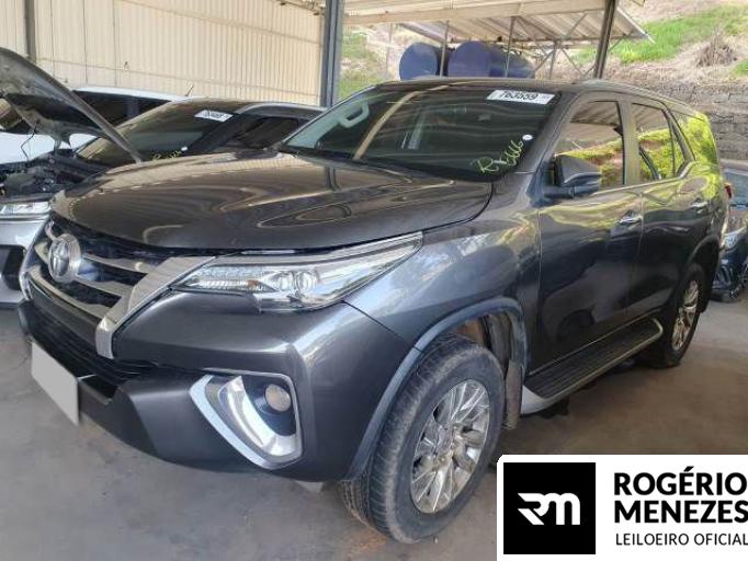 TOYOTA HILUX SW4 21/21