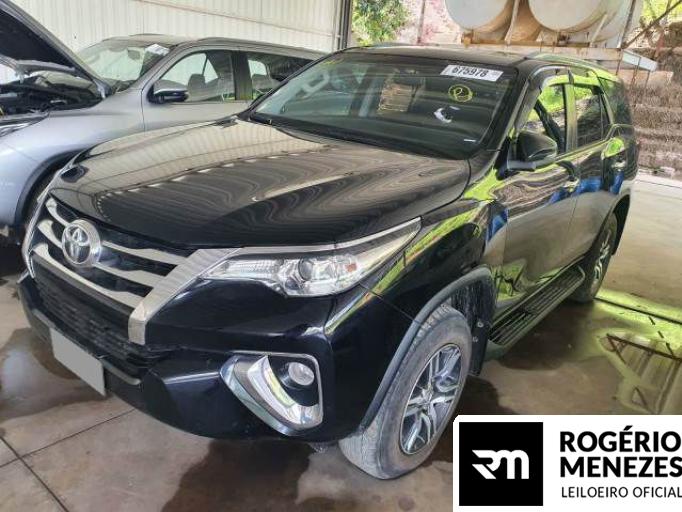 TOYOTA HILUX SW4 19/19